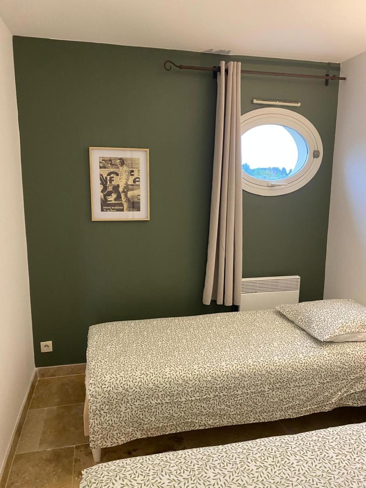 Au Pied Des Alpilles Appartement